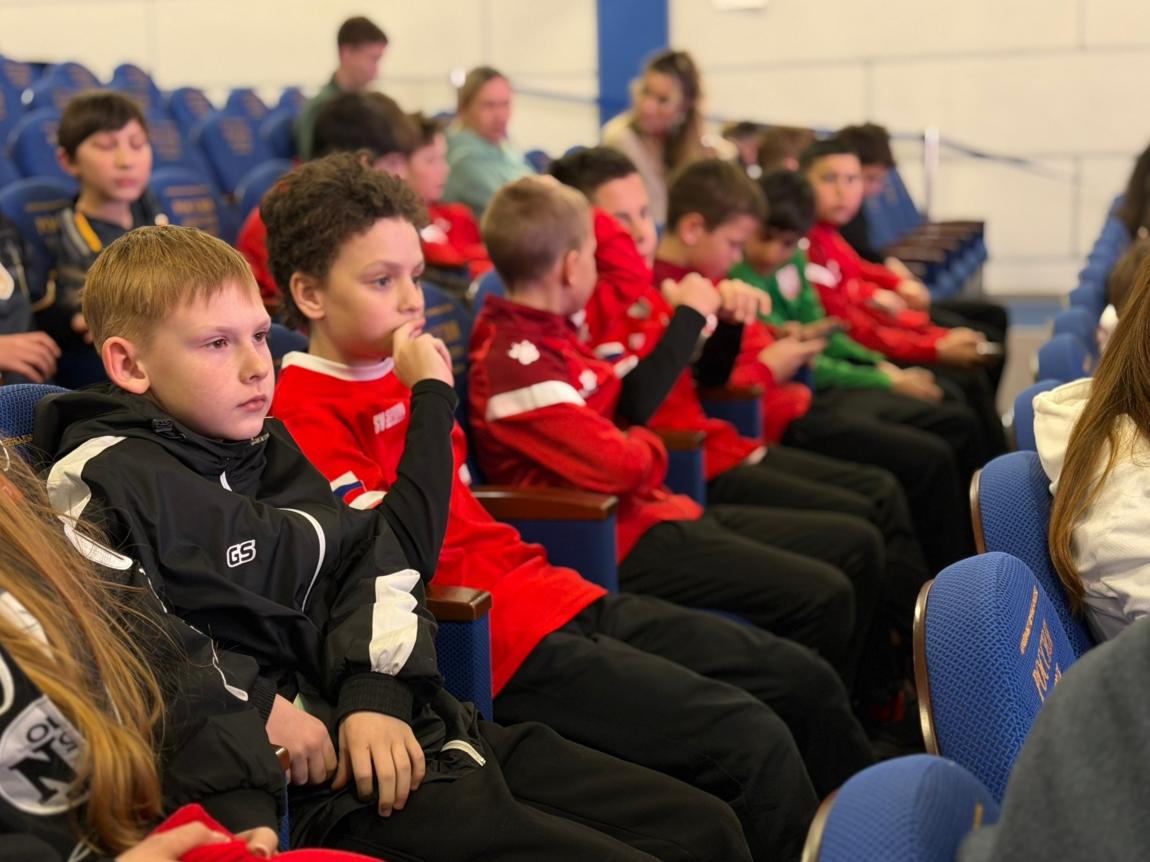 В Историческом парке «Россия — Моя история» состоялась встреча ФК «Машук-КМВ» с общественностью.