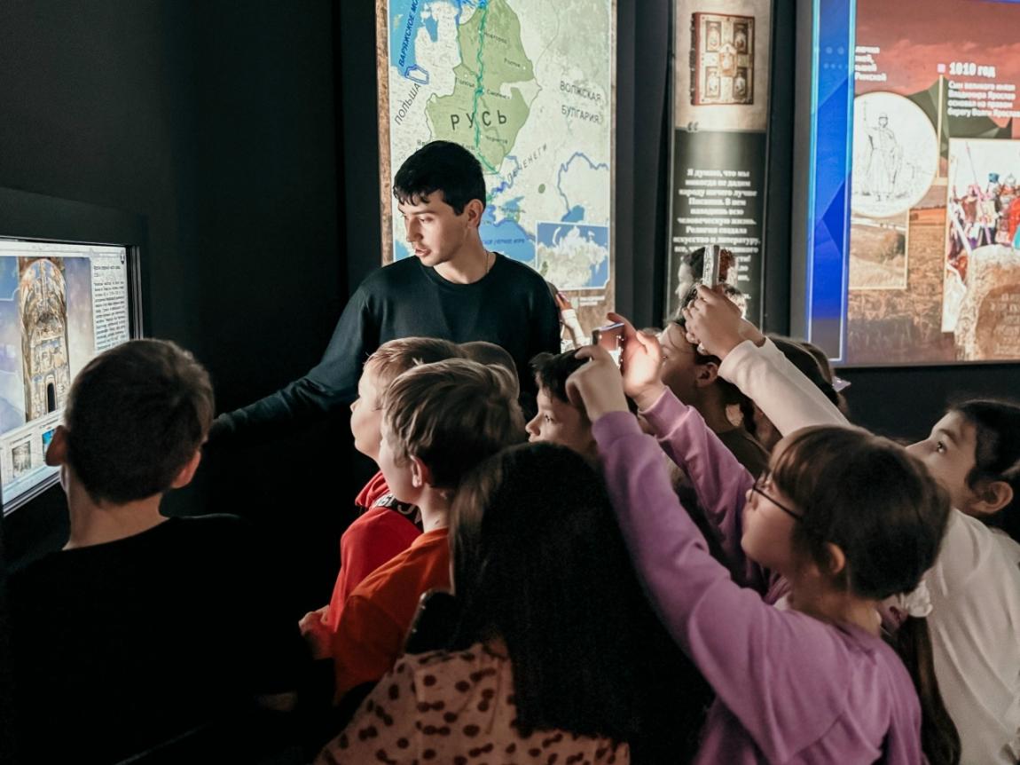 Отправляемся в увлекательное путешествие по экспозиции «Рюриковичи».