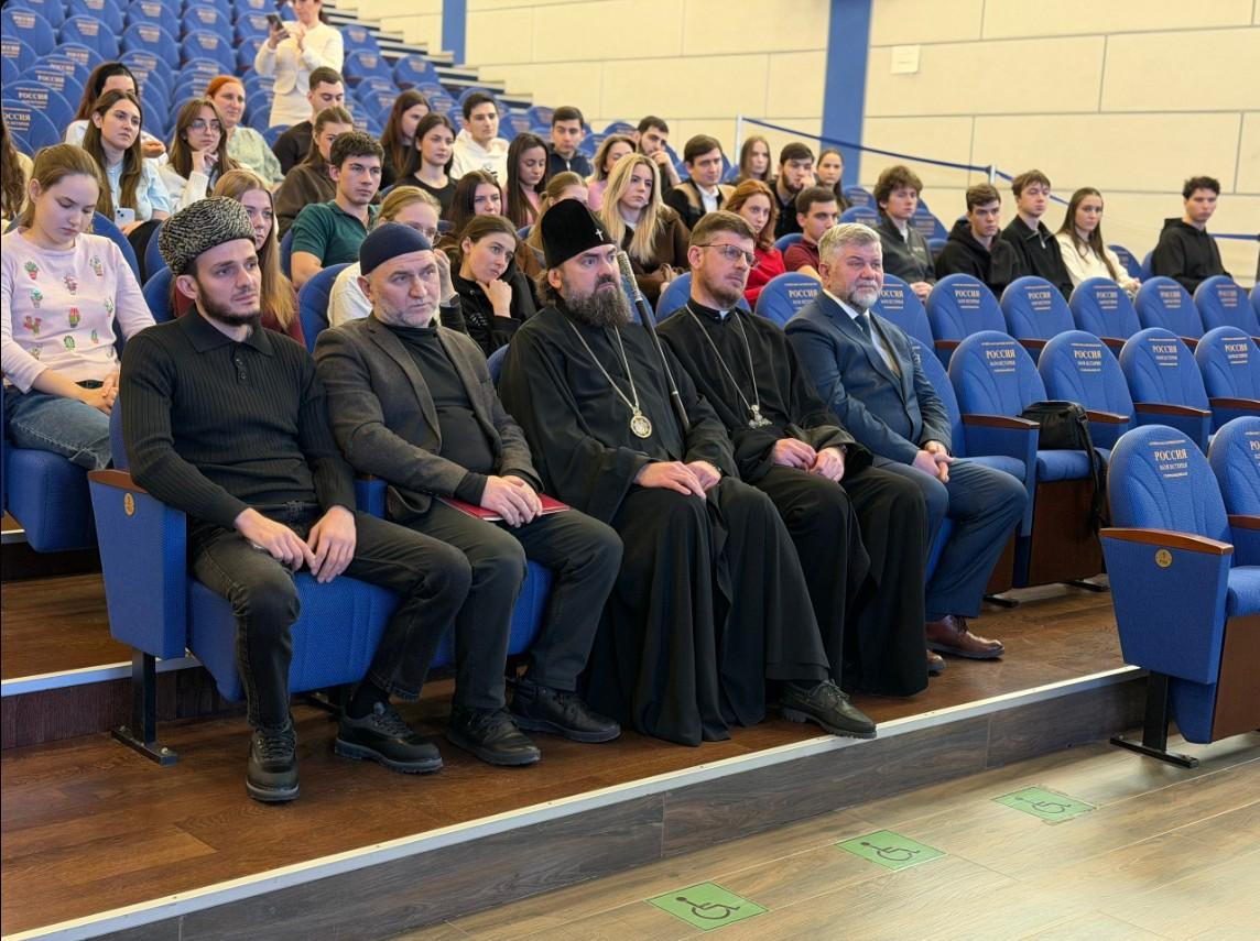 Что такое суверенитет и как его защитить? В Пятигорске открылась уникальная выставка!