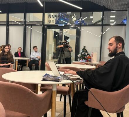 От истории к вечности: Открытый диалог с отцом Кириллом Хлыновым.