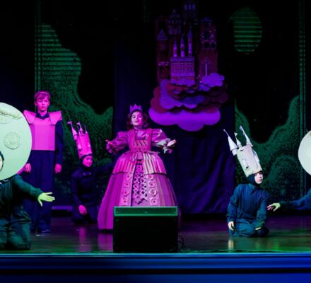 Новогоднее волшебство для юных талантов!